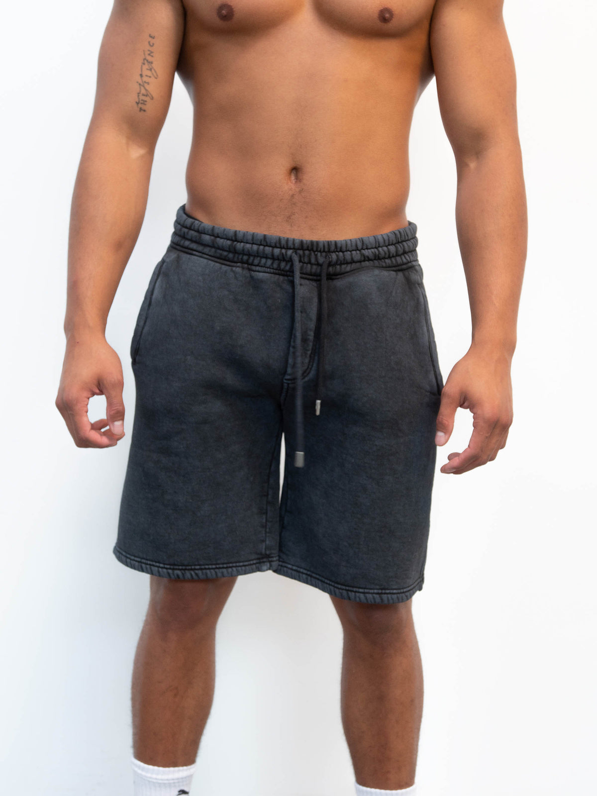 BLANK SHORTS WASHED BLACK